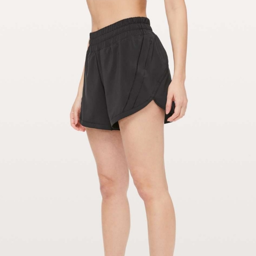 lululemon athletica Women's Black Track That Short 5" Lined. Size 6 (H10)